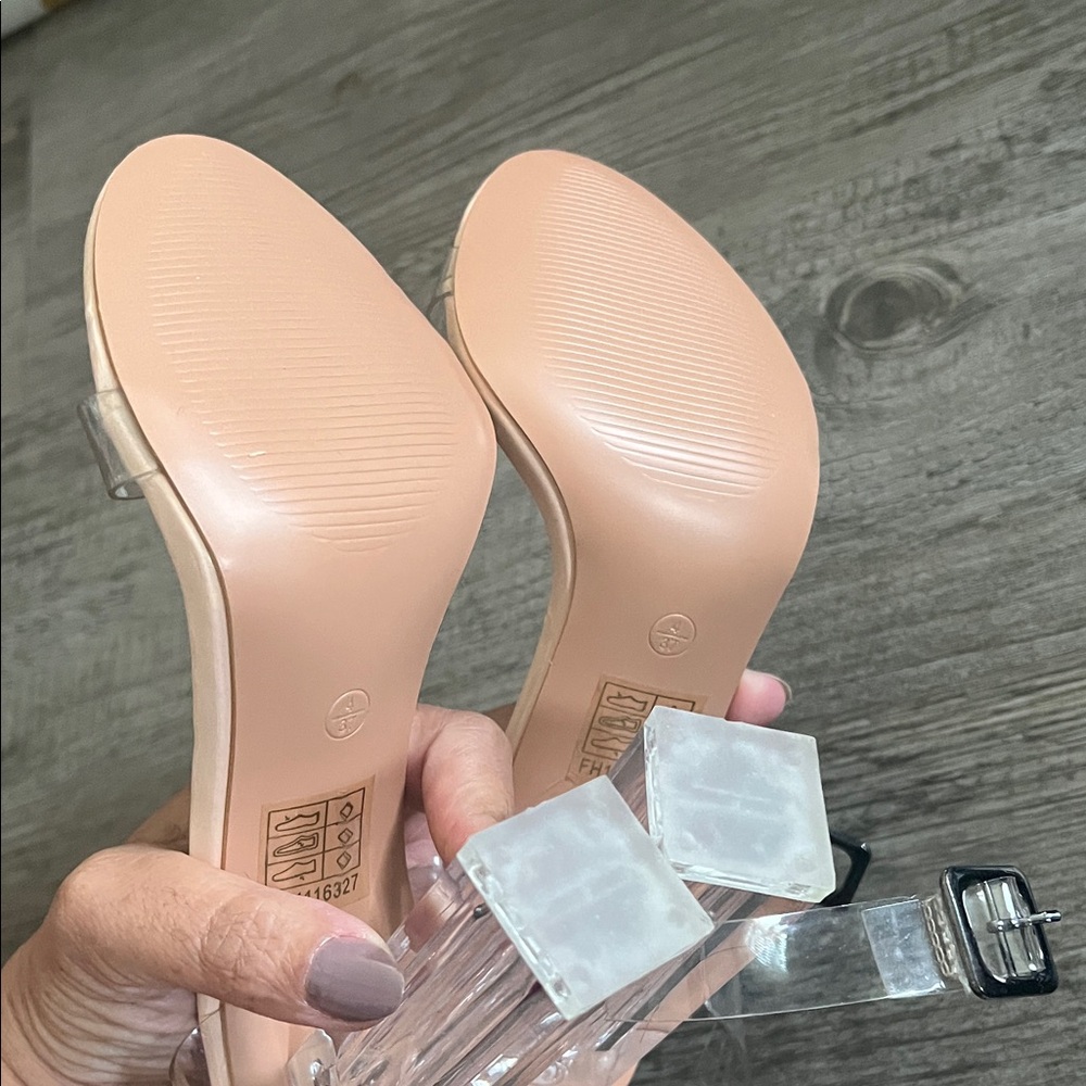 NWOT Boohoo Blush Pink Clear Block Heels size 4 - Picture 4 of 7